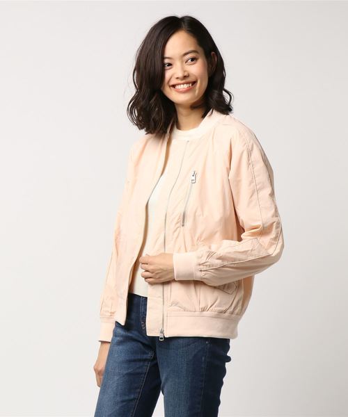 Calvin Klein Jeans（カルヴァンクラインジーンズ）の「ナイロンライトジャケット（ブルゾン・レディース・ベージュ・MEDIUM/SMALL/X-SMALL）」の5枚目の写真