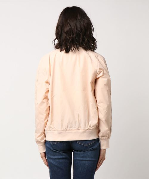 Calvin Klein Jeans（カルヴァンクラインジーンズ）の「ナイロンライトジャケット（ブルゾン・レディース・ベージュ・MEDIUM/SMALL/X-SMALL）」の3枚目の写真