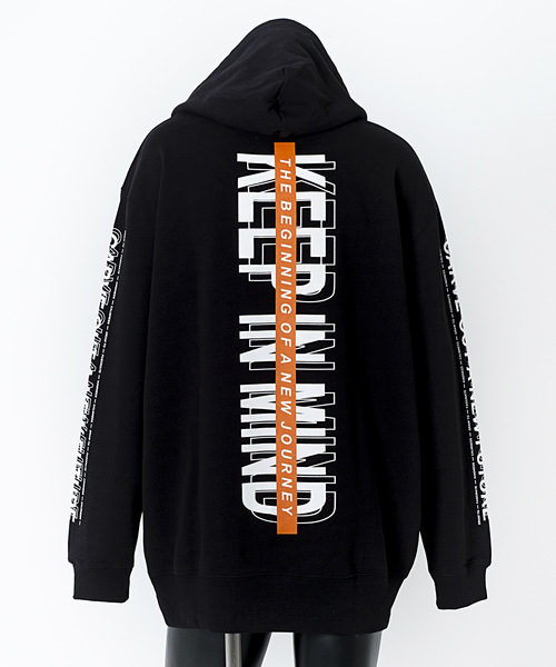 GOSTAR DE FUGA(ゴスタール ジフーガ)の「PRIZEMAXコラボレーションパーカー【撮り下ろしフォトブック付き】(パーカー・メンズ・ホワイト/ブラック・M/L)」の4枚目の写真