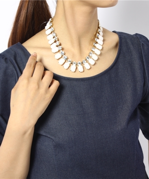 BEAUTY&YOUTH UNITED ARROWS（ビューティーアンドユースユナイテッドアローズ）の「BYMC マットビジュースクエアネックレス ◆（ネックレス・レディース・オフホワイト/ブラック・フリー）」の3枚目の写真