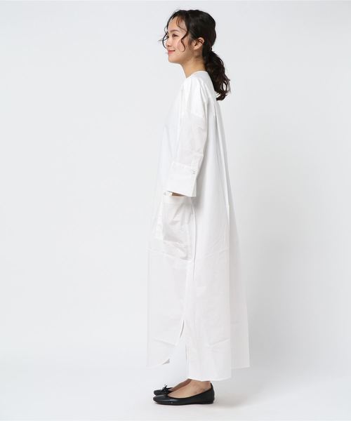 kha:ki（カーキ）の「「KHA:KI / カーキ」サイドスリットキーネック七分袖ワンピースKEY NECK DRESS（ワンピース・レディース・ホワイト/ライトグレー/ネイビー・1）」の4枚目の写真