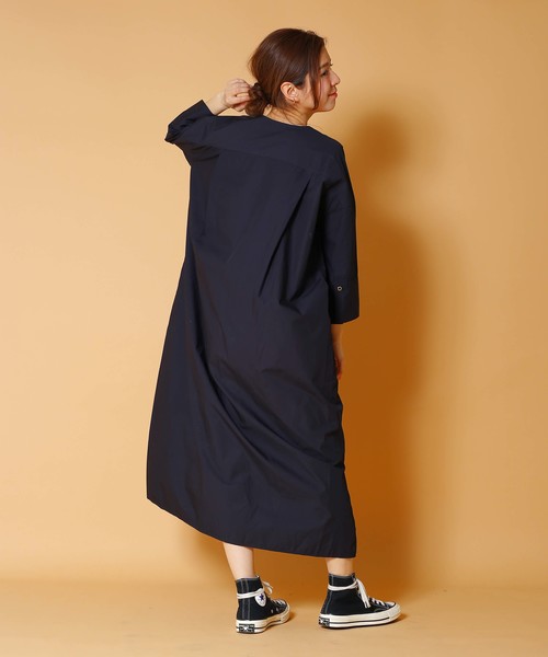 kha:ki(カーキ)の「「KHA:KI / カーキ」サイドスリットキーネック七分袖ワンピースKEY NECK DRESS(ワンピース・レディース・ホワイト/ライトグレー/ネイビー・1)」の12枚目の写真