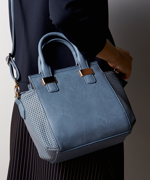 BEAUTY&YOUTH UNITED ARROWS(ビューティーアンドユースユナイテッドアローズ)の「BYTF∵ サイドパンチング2WAYミニショルダーバッグ◆(ショルダーバッグ・レディース・ブラック/ナチュラル/グレー・フリー)」の3枚目の写真