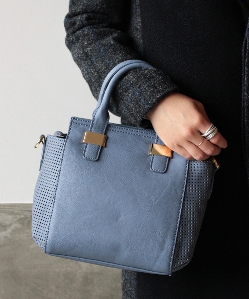 BEAUTY&YOUTH UNITED ARROWS(ビューティーアンドユースユナイテッドアローズ)の「BYTF∵ サイドパンチング2WAYミニショルダーバッグ◆(ショルダーバッグ・レディース・ブラック/ナチュラル/グレー・フリー)」の14枚目の写真