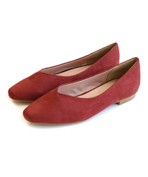 AmiAmi（アミアミ）の「Vカットスクエアトゥフラットパンプス（パンプス）」