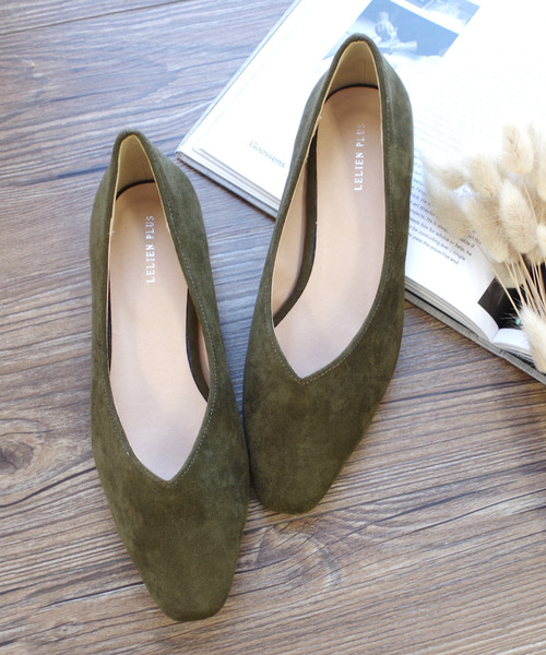 AmiAmi(アミアミ)の「Vカットスクエアトゥフラットパンプス(パンプス・レディース・ベージュ/ブラック/パイソン/ピンク/グリーン/ブラック系その他/シャンパン/アイボリー/グレイッシュベージュ/オレンジ/レオパード・LL/S/M/L)」の7枚目の写真