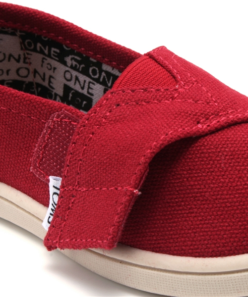 TOMS(トムス)の「ベビー キッズ トムス タイニークラシック キャンバス TOMS T CLSC Canvas(スニーカー・キッズ・ブラック/レッド/ネイビー/ピンク・14cm/13cm/15cm/12cm)」の11枚目の写真