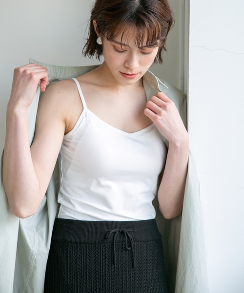 LOWRYS FARM（ローリーズファーム）の「ベーシックキャミ　868563（キャミソール・レディース・ブラック/ベージュ/オフホワイト・FREE）」の2枚目の写真