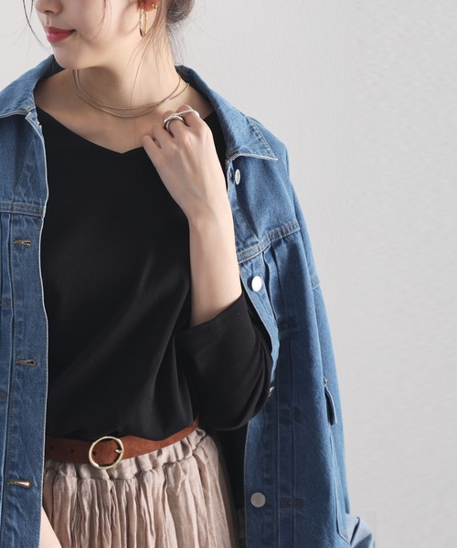 classicalelf（クラシカルエルフ）の「オールシーズン活躍するデザイン、柔らか綿100％フライスVネックロングスリーブ無地ミドル丈Tシャツ(長袖)（Tシャツ/カットソー・レディース・チャコール/ネイビー/カーキ/ホワイト/グレイッシュベージュ/ブラック/モスグリーン/グレイッシュブルー/ライトグレー・XXX-LARGE/XX-LARGE/LARGE/X-LARGE/MEDIUM/SMALL）」の12枚目の写真