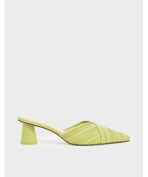 CHARLES & KEITH（チャールズ & キース）の「プリーテッド ポインテッドトゥミュール / Pleated Pointed Toe Mules（サンダル・レディース・ブラック/イエロー/スモークピンク/グリーン・22.5cm/23cm/23.5cm/24.5cm/25cm/25.5cm）」の4枚目の写真