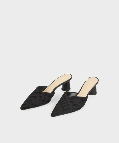 CHARLES & KEITH（チャールズ & キース）の「プリーテッド ポインテッドトゥミュール / Pleated Pointed Toe Mules（サンダル・レディース・ブラック/イエロー/スモークピンク/グリーン・22.5cm/23cm/23.5cm/24.5cm/25cm/25.5cm）」の14枚目の写真