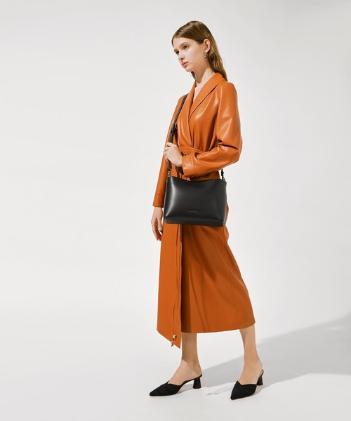 CHARLES & KEITH（チャールズ & キース）の「プリーテッド ポインテッドトゥミュール / Pleated Pointed Toe Mules（サンダル・レディース・ブラック/イエロー/スモークピンク/グリーン・22.5cm/23cm/23.5cm/24.5cm/25cm/25.5cm）」の6枚目の写真