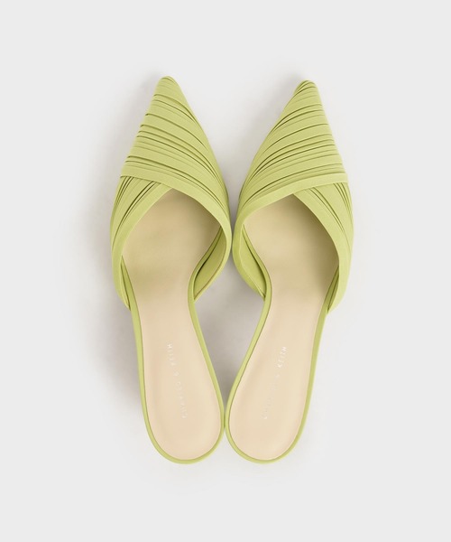 CHARLES & KEITH（チャールズ & キース）の「プリーテッド ポインテッドトゥミュール / Pleated Pointed Toe Mules（サンダル・レディース・ブラック/イエロー/スモークピンク/グリーン・22.5cm/23cm/23.5cm/24.5cm/25cm/25.5cm）」の11枚目の写真