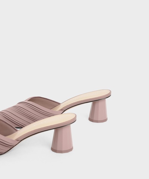 CHARLES & KEITH（チャールズ & キース）の「プリーテッド ポインテッドトゥミュール / Pleated Pointed Toe Mules（サンダル・レディース・ブラック/イエロー/スモークピンク/グリーン・22.5cm/23cm/23.5cm/24.5cm/25cm/25.5cm）」の13枚目の写真