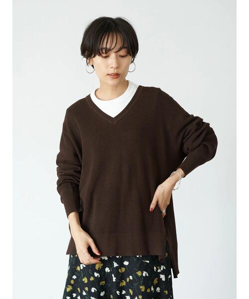 AMERICAN HOLIC（アメリカンホリック）の「Vネック前後差片畦ニットプルオーバー　＊（ニット/セーター・レディース・ブラック/ネイビー/ブラウン/マスタード/グレイッシュベージュ/アイボリー・MEDIUM/LARGE）」の10枚目の写真