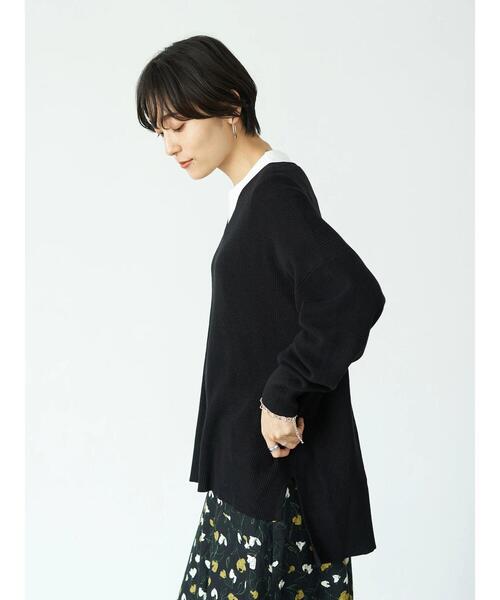 AMERICAN HOLIC（アメリカンホリック）の「Vネック前後差片畦ニットプルオーバー　＊（ニット/セーター・レディース・ブラック/ネイビー/ブラウン/マスタード/グレイッシュベージュ/アイボリー・MEDIUM/LARGE）」の20枚目の写真