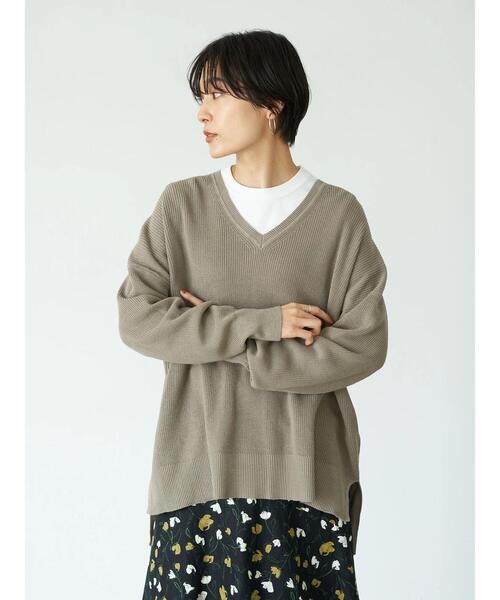 AMERICAN HOLIC（アメリカンホリック）の「Vネック前後差片畦ニットプルオーバー　＊（ニット/セーター・レディース・ブラック/ネイビー/ブラウン/マスタード/グレイッシュベージュ/アイボリー・MEDIUM/LARGE）」の22枚目の写真