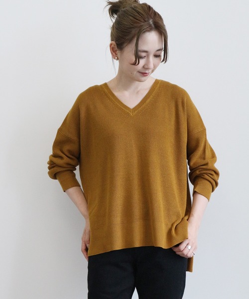 AMERICAN HOLIC（アメリカンホリック）の「Vネック前後差片畦ニットプルオーバー　＊（ニット/セーター・レディース・ブラック/ネイビー/ブラウン/マスタード/グレイッシュベージュ/アイボリー・MEDIUM/LARGE）」の6枚目の写真