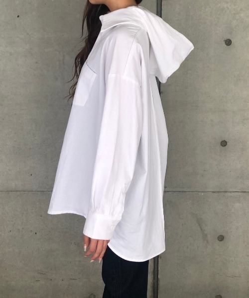 ENVYM(アンビー)の「フーディーBlouse(シャツ/ブラウス・レディース・ブラック/ホワイト・FREE)」の6枚目の写真