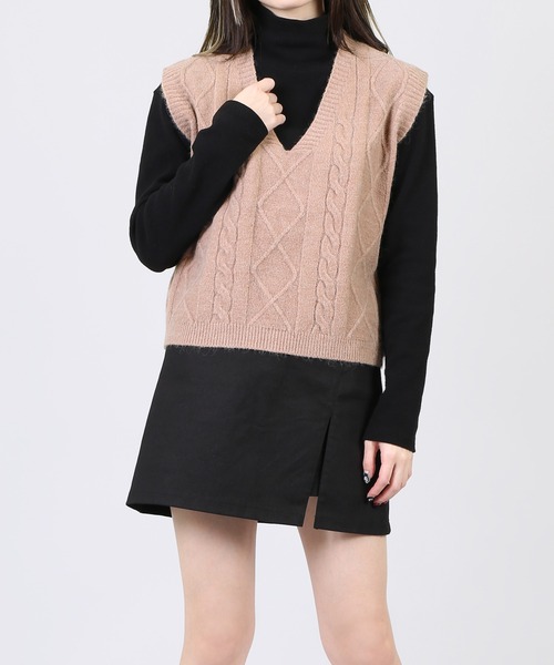 DING（ディング）の「DING/ケーブルニットベスト（ベスト・レディース・オフホワイト/ブルー/ベージュ・FREE）」の2枚目の写真