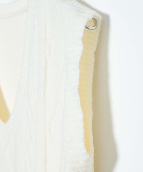 DING（ディング）の「DING/ケーブルニットベスト（ベスト・レディース・オフホワイト/ブルー/ベージュ・FREE）」の6枚目の写真