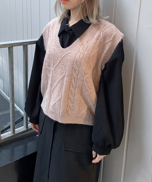 DING（ディング）の「DING/ケーブルニットベスト（ベスト・レディース・オフホワイト/ブルー/ベージュ・FREE）」の18枚目の写真