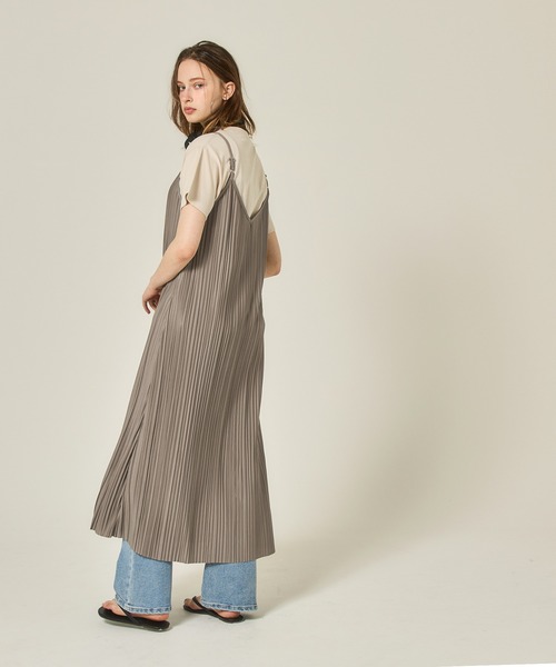 coca(coca)(コカ)の「プリーツキャミワンピース(ワンピース・レディース・ブラック/カーキ/ベージュ/オレンジ/ブラウン/グリーン・ONE SIZE)」の11枚目の写真