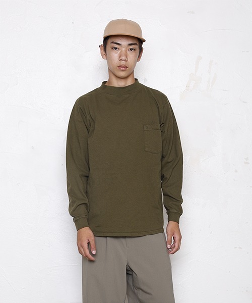 Goodwear(Since1983)(グッドウェア)の「【MADE IN USA】L/S MOCK NECK POCKET T /ロングスリーブモックネックポケットT(Tシャツ/カットソー・メンズ・ナチュラル/オレンジ系その他/チャコールグレー/ブラック/ブラウン系その他/ブルー系その他/杢グレー/グレイッシュベージュ/グリーン系その他/ブラック系その他/ボルドー/ネイビー/ダークオリーブ/ホワイト/ブラウン系その他2/ベージュ系その他/グレー系その他/ダークネイビー/ダークブラウン/ライラック/オレンジ系その他2/マスタード/オリーブ/ブラウン/パープル系その他/グリーン系その他2/ネイビー系2/ブラウン系その他3/グリーン系4/オレンジ系1・LARGE/MEDIUM/SMALL/X-LARGE)」の16枚目の写真