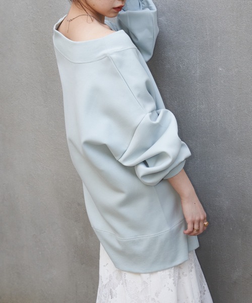 Chico（チコ）の「ダンボールオフショルルーズスウェット（スウェット・レディース・ブラック/ミント/ライトベージュ/ホワイト・FREE）」の21枚目の写真