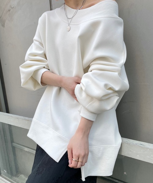 Chico（チコ）の「ダンボールオフショルルーズスウェット（スウェット・レディース・ブラック/ミント/ライトベージュ/ホワイト・FREE）」の5枚目の写真