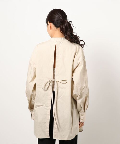 MATCH&more(マッチアンドモア)の「ブロードバックリボンシャツ(シャツ/ブラウス・レディース・オフホワイト/パープル/ベージュ・FREE)」の4枚目の写真