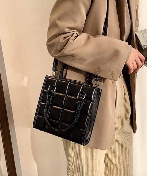 yuue' ( wear )（ユーイ）の「2way スクエアショルダーバッグ / ハンドバッグ（ショルダーバッグ・レディース・ブラック/ブラウン/ベージュ・FREE）」の5枚目の写真