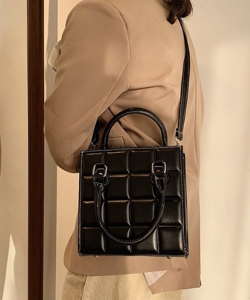 yuue' ( wear )（ユーイ）の「2way スクエアショルダーバッグ / ハンドバッグ（ショルダーバッグ・レディース・ブラック/ブラウン/ベージュ・FREE）」の4枚目の写真