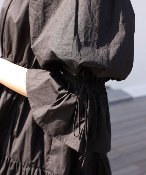 one after another NICE CLAUP(ワンアフターアナザーナイスクラップ)の「ティアードパフスリーブチュニック(チュニック・レディース・オフホワイト/ホワイト系その他/ブラック/ストライプ・FREE)」の7枚目の写真