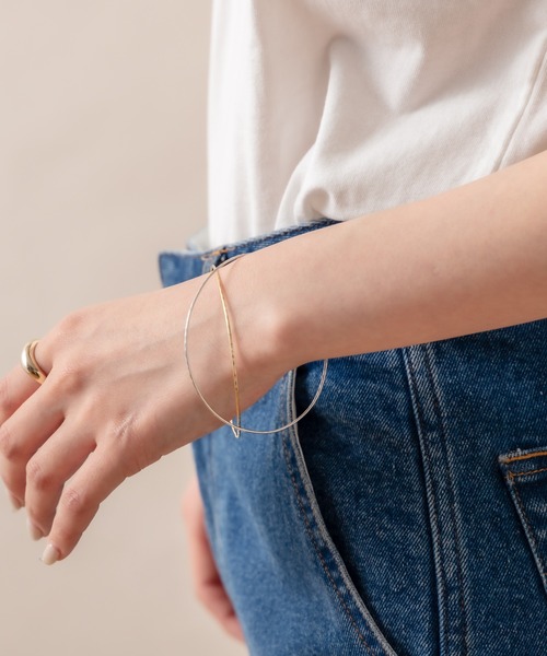mline（エムライン）の「[mline] WEB限定 シンプルループブレスレット（ブレスレット・レディース・シルバー/ゴールド・FREE）」の6枚目の写真