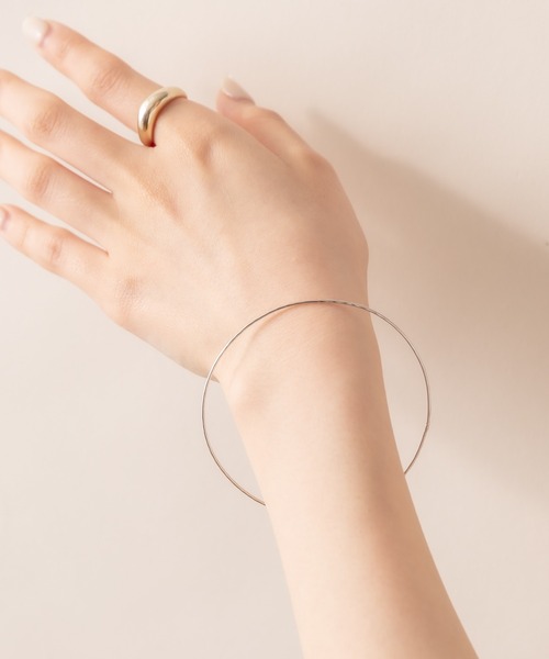 mline（エムライン）の「[mline] WEB限定 シンプルループブレスレット（ブレスレット・レディース・シルバー/ゴールド・FREE）」の11枚目の写真