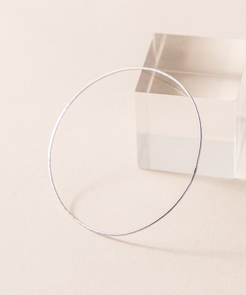 mline（エムライン）の「[mline] WEB限定 シンプルループブレスレット（ブレスレット・レディース・シルバー/ゴールド・FREE）」の4枚目の写真