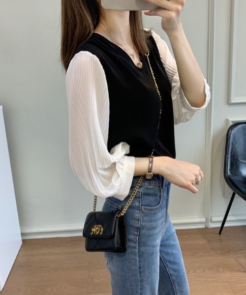 ABITOKYO（アビトーキョー）の「七分袖カットソードッキングVネックブラウス（Tシャツ/カットソー・レディース・ブラック/ネイビー/カーキ・FREE）」の4枚目の写真