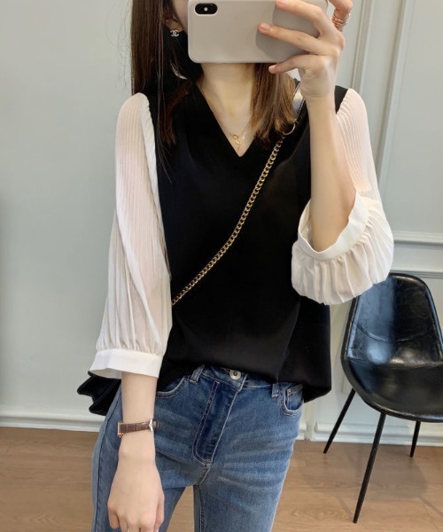 ABITOKYO（アビトーキョー）の「七分袖カットソードッキングVネックブラウス（Tシャツ/カットソー・レディース・ブラック/ネイビー/カーキ・FREE）」の6枚目の写真