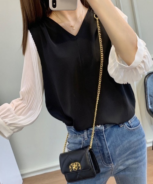 ABITOKYO（アビトーキョー）の「七分袖カットソードッキングVネックブラウス（Tシャツ/カットソー・レディース・ブラック/ネイビー/カーキ・FREE）」の10枚目の写真