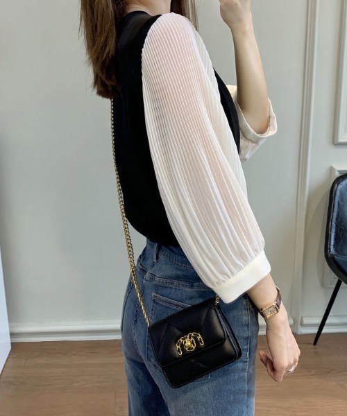 ABITOKYO（アビトーキョー）の「七分袖カットソードッキングVネックブラウス（Tシャツ/カットソー・レディース・ブラック/ネイビー/カーキ・FREE）」の12枚目の写真