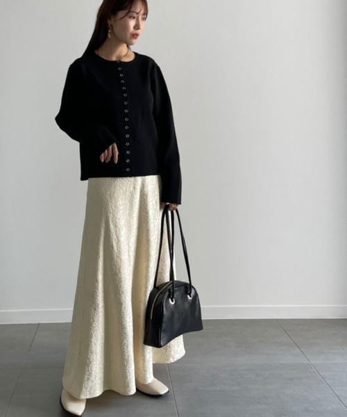 NEUNA（ヌナ）の「スナップボタンカーディガントップス（カーディガン/ボレロ・レディース・ブラック/オレンジ/アイボリー・FREE）」の20枚目の写真