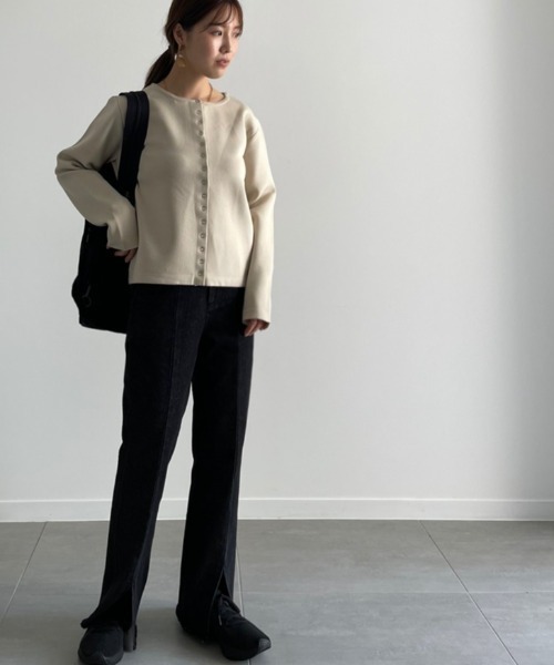 NEUNA（ヌナ）の「スナップボタンカーディガントップス（カーディガン/ボレロ・レディース・ブラック/オレンジ/アイボリー・FREE）」の6枚目の写真