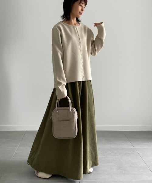 NEUNA（ヌナ）の「スナップボタンカーディガントップス（カーディガン/ボレロ・レディース・ブラック/オレンジ/アイボリー・FREE）」の12枚目の写真