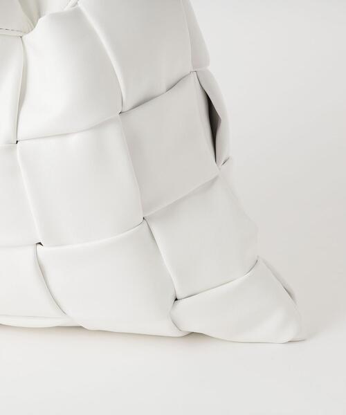 green label relaxing(グリーンレーベルリラクシング)の「ワイド メッシュ ドロスト 巾着 ショルダー バッグ(ショルダーバッグ・レディース・ホワイト/ブラック・FREE)」の6枚目の写真