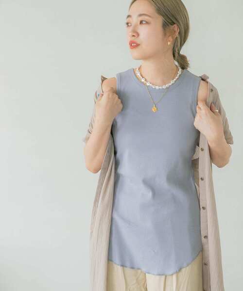 ITEMS URBANRESEARCH(アイテムズ アーバンリサーチ)の「裾ラウンドタンクトップ(タンクトップ・レディース・グレー系その他/オフホワイト/チャコールグレー・FREE)」の12枚目の写真