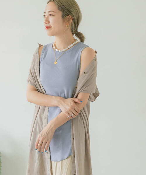 ITEMS URBANRESEARCH(アイテムズ アーバンリサーチ)の「裾ラウンドタンクトップ(タンクトップ・レディース・グレー系その他/オフホワイト/チャコールグレー・FREE)」の10枚目の写真