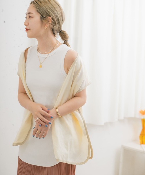 ITEMS URBANRESEARCH(アイテムズ アーバンリサーチ)の「裾ラウンドタンクトップ(タンクトップ・レディース・グレー系その他/オフホワイト/チャコールグレー・FREE)」の4枚目の写真