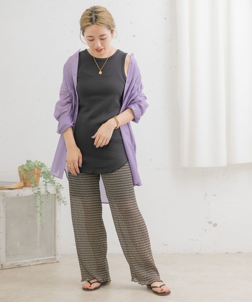 ITEMS URBANRESEARCH(アイテムズ アーバンリサーチ)の「裾ラウンドタンクトップ(タンクトップ・レディース・グレー系その他/オフホワイト/チャコールグレー・FREE)」の6枚目の写真