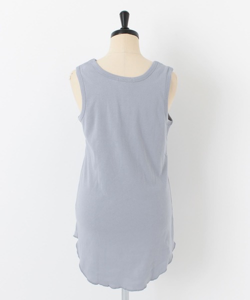 ITEMS URBANRESEARCH(アイテムズ アーバンリサーチ)の「裾ラウンドタンクトップ(タンクトップ・レディース・グレー系その他/オフホワイト/チャコールグレー・FREE)」の8枚目の写真